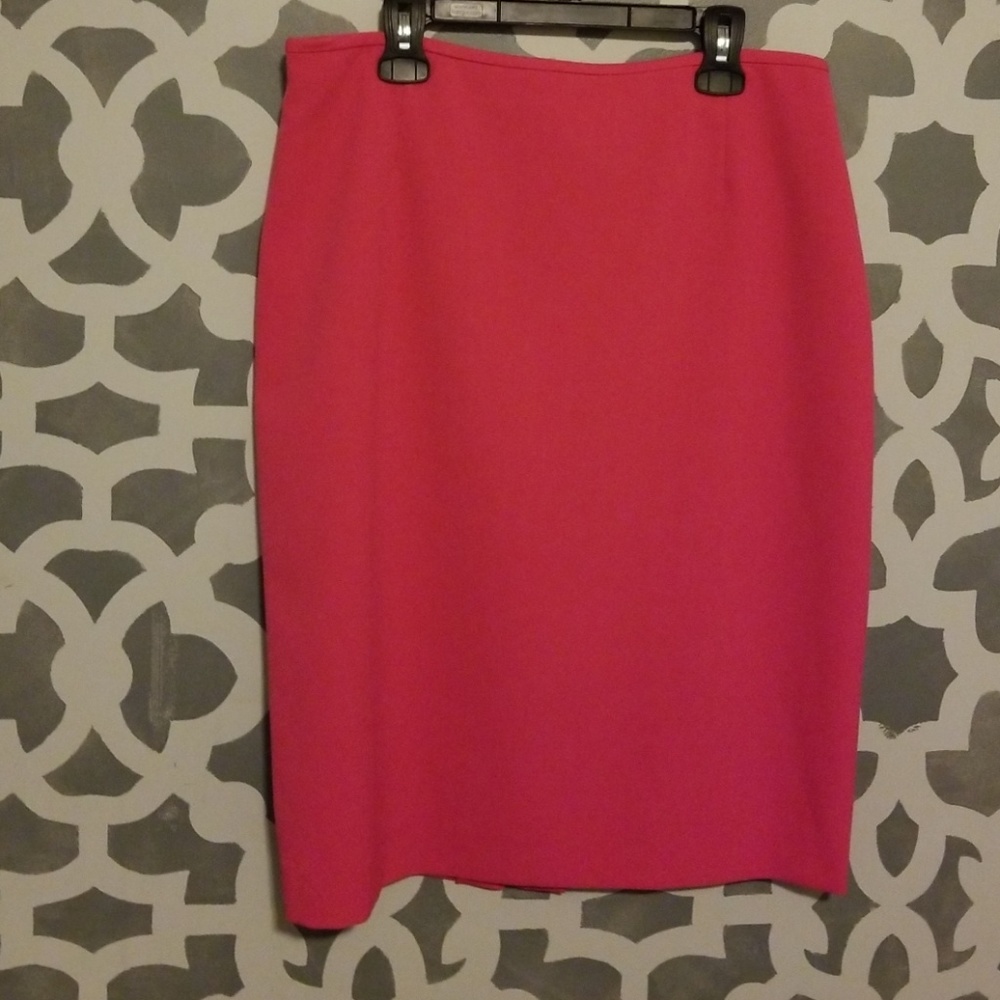 Tahari skirt